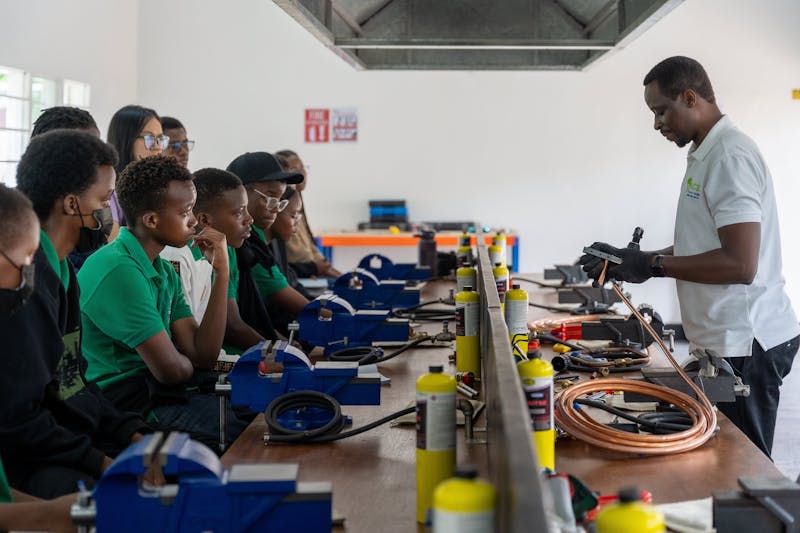  Students visiting ACES campus to learn more about cooling